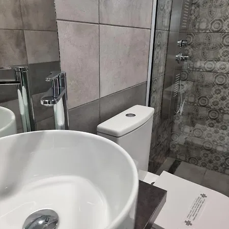 纳菲利酒店