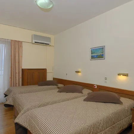 Nefeli 3* וולוס