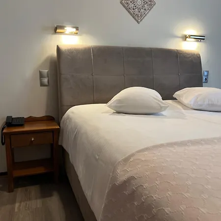 Nefeli Hotel 3*