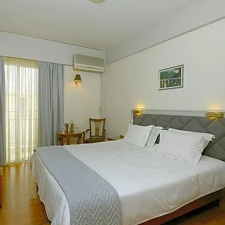 Nefeli Hotel 3*