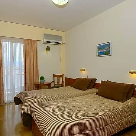 Nefeli Hotel 3*
